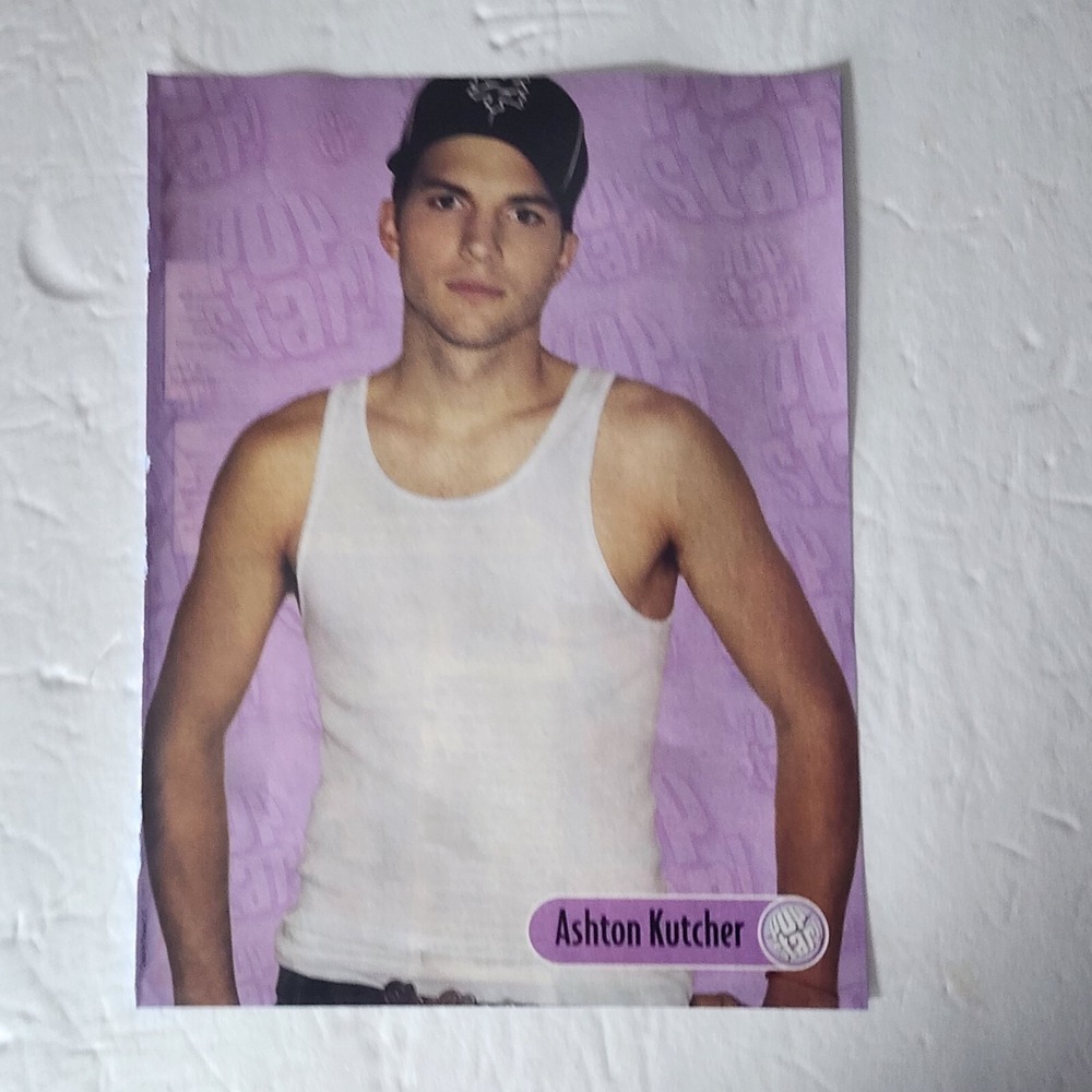 Ashton Kutcher White Tank Top Vintage Pinup Clipping 2005 8x10.5 Popstar!